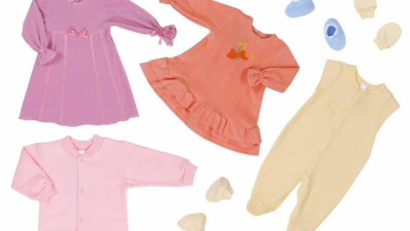 בגדים לתינוקת