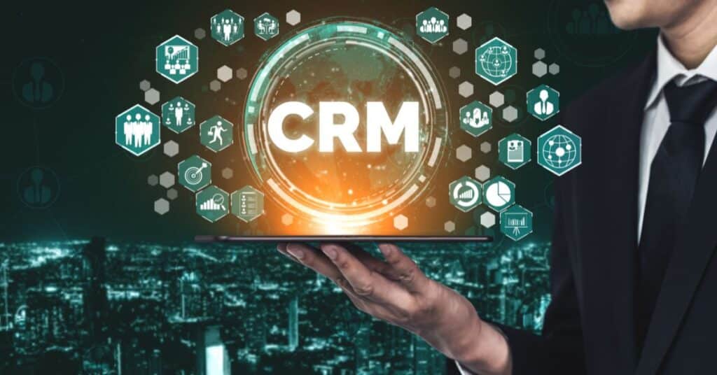 מהם היתרונות של שימוש במערכת CRM מותאמת אישית עבור העסק שלך